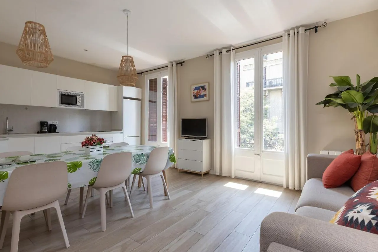 Aparteasy - Family 4-Bedroom Apartment location