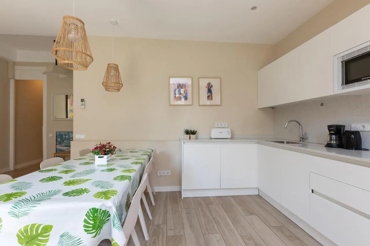Aparteasy - Family 4-Bedroom Apartment