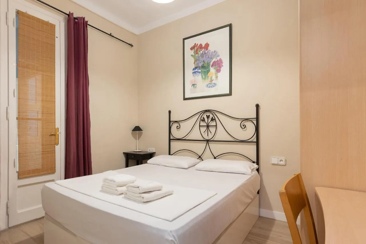 Aparteasy - Family 4-Bedroom Apartment Spain