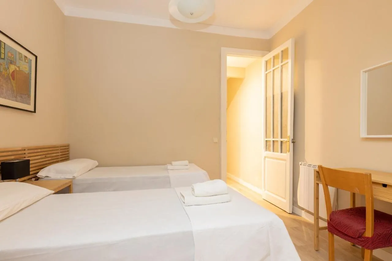 Aparteasy - Family 4-Bedroom Apartment